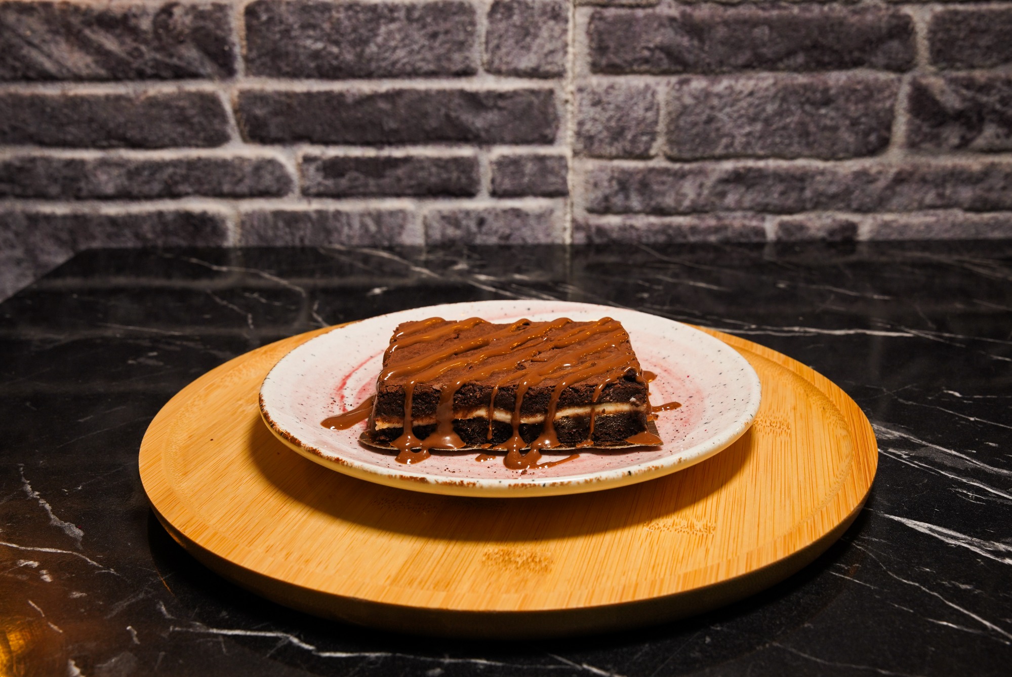 BEYAZ ÇİKOLATALI BROWNİE